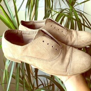 FAUX-SUEDE DV WOMEN’S SLIP ON - lightly worn